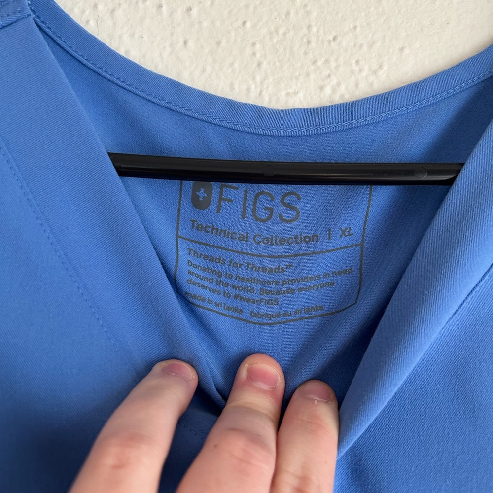 FIGS Men’s Ceil Blue Leon Three Pocket Scrub Top XL - Picture 3 of 6